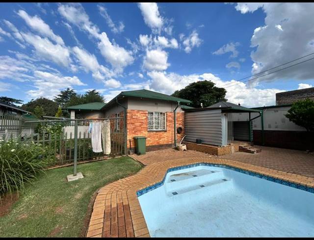 3 BEDROOM HOUSE FOR SALE IN SELECTION PARK